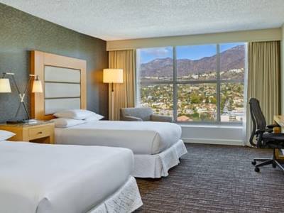 bedroom - hotel hilton la north glendale exe metting ctr - glendale, california, united states of america
