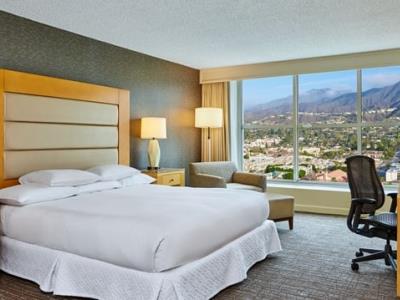 bedroom 1 - hotel hilton la north glendale exe metting ctr - glendale, california, united states of america