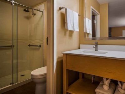 bathroom - hotel best western plus south coast inn - goleta, united states of america