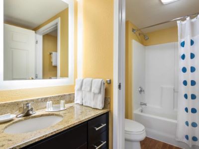 bathroom - hotel towneplace suites lax/manhattan beach - hawthorne, united states of america