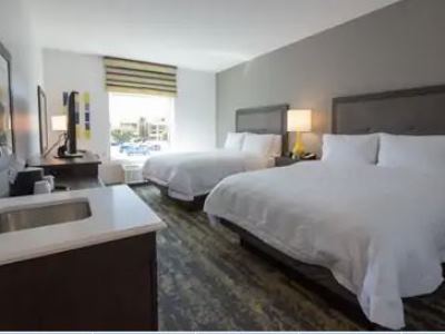 bedroom 1 - hotel hampton inn suites orange county airport - irvine, united states of america