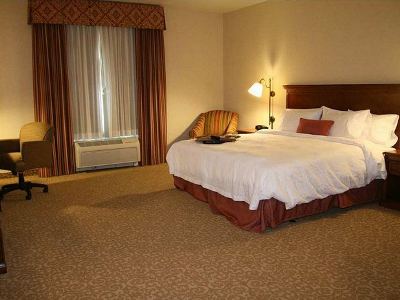 bedroom 1 - hotel hampton inn and suites lodi - lodi, california, united states of america