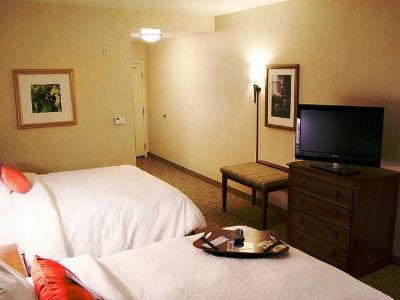 bedroom 2 - hotel hampton inn and suites lodi - lodi, california, united states of america