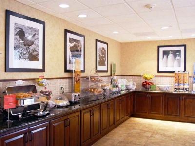 breakfast room - hotel hampton inn and suites lodi - lodi, california, united states of america
