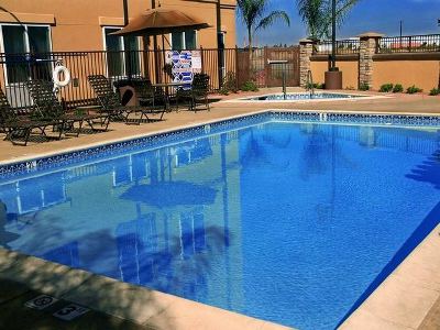 outdoor pool - hotel hampton inn and suites lodi - lodi, california, united states of america