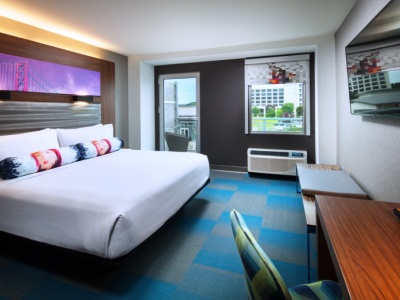 bedroom - hotel aloft san francisco airport - millbrae, united states of america