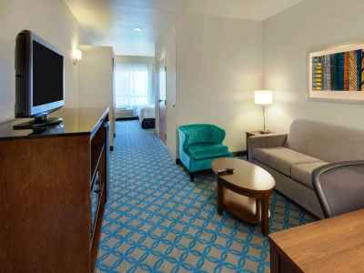 bedroom 2 - hotel fairfield inn and suites sfo airport - millbrae, united states of america