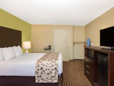 bedroom 1 - hotel days inn by wyndham san jose milpitas - milpitas, united states of america