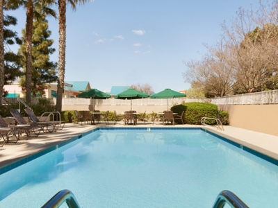 outdoor pool - hotel hilton garden inn san jose milpitas - milpitas, united states of america
