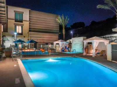 outdoor pool - hotel hampton inn and suites mission viejo - mission viejo, united states of america