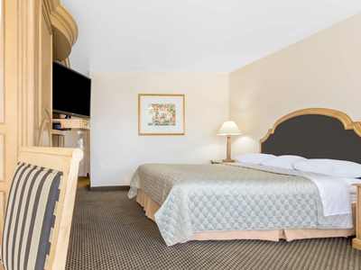 bedroom 2 - hotel days inn by wyndham modesto - modesto, united states of america