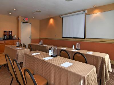 conference room - hotel hampton inn and suites mountain view - mountain view, california, united states of america