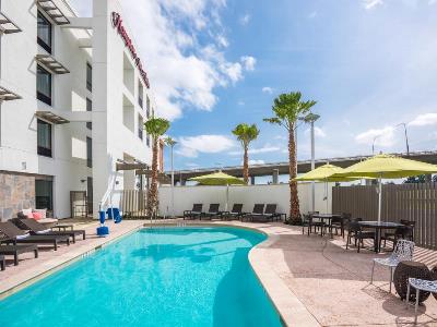 outdoor pool - hotel hampton inn and suites napa - napa, united states of america