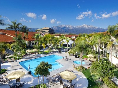 outdoor pool - hotel doubletree by hilton ontario airport - ontario, california, united states of america