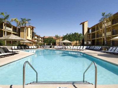 outdoor pool - hotel embassy suites palm desert - palm desert, united states of america