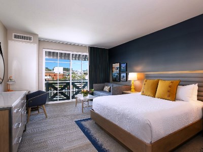 bedroom 1 - hotel inn at pier - pismo beach, united states of america
