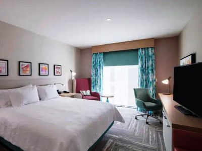 bedroom - hotel hilton garden inn pomona - pomona, united states of america