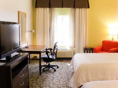 bedroom 2 - hotel hilton garden inn redding - redding, united states of america