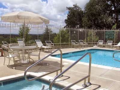 outdoor pool - hotel hilton garden inn redding - redding, united states of america