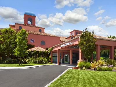 exterior view 1 - hotel doubletree by hilton sonoma wine country - rohnert park, united states of america