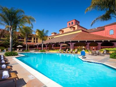 outdoor pool - hotel doubletree by hilton sonoma wine country - rohnert park, united states of america