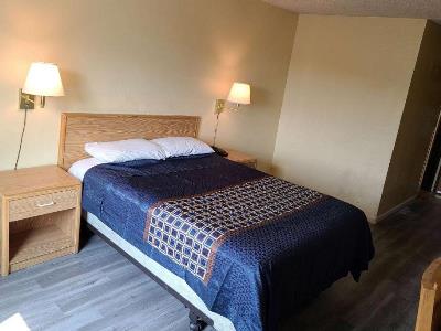 bedroom 2 - hotel travelodge by wyndham stockton - stockton, united states of america
