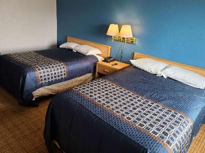 bedroom 3 - hotel travelodge by wyndham stockton - stockton, united states of america