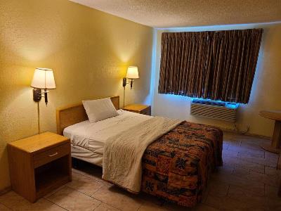 bedroom 5 - hotel travelodge by wyndham stockton - stockton, united states of america