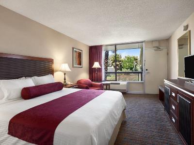 bedroom - hotel ramada wyndham sunnyvale/silicon valley - sunnyvale, united states of america