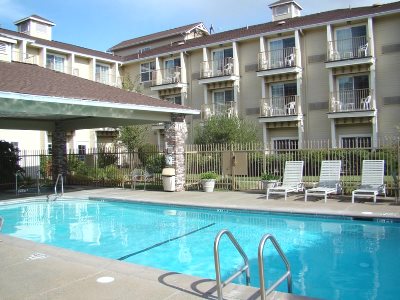 outdoor pool 1 - hotel hampton inn ukiah - ukiah, united states of america