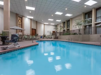 indoor pool - hotel wyndham visalia - visalia, united states of america