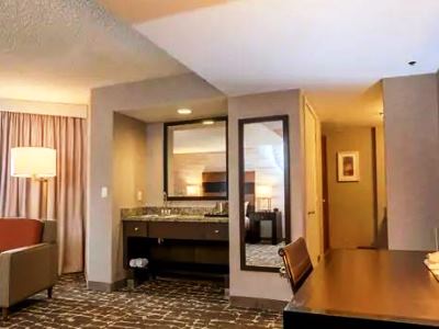 bedroom 2 - hotel doubletree by hilton denver - aurora - aurora, colorado, united states of america