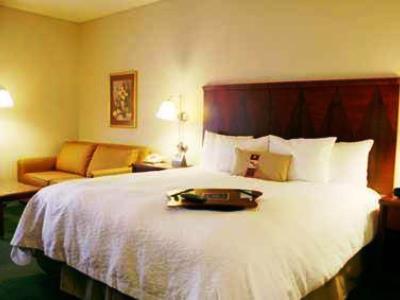bedroom 1 - hotel hampton inn colorado springs airport - colorado springs, united states of america