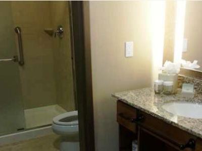 bathroom - hotel homewood suites by hilton - durango, united states of america