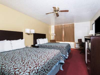 bedroom 2 - hotel days inn by wyndham pueblo - pueblo, united states of america