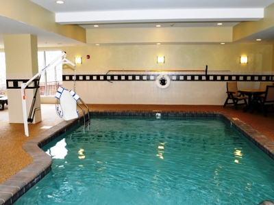 indoor pool - hotel hilton garden inn mystic groton - groton, united states of america
