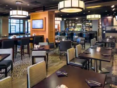 restaurant - hotel doubletree by hilton hotel wilmington - wilmington, delaware, united states of america