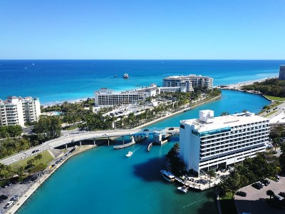 exterior view - hotel waterstone resort marina curio by hilton - boca raton, united states of america