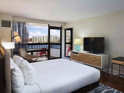 bedroom 1 - hotel waterstone resort marina curio by hilton - boca raton, united states of america