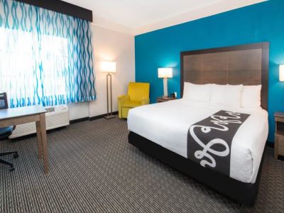 bedroom 1 - hotel la quinta inn tampa brandon regency park - brandon, florida, united states of america
