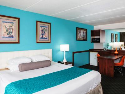 bedroom - hotel howard johnson by wyndham clearwater fl - clearwater, united states of america