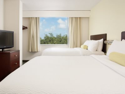 bedroom - hotel springhill ste fort lauderdale airport - dania beach, united states of america