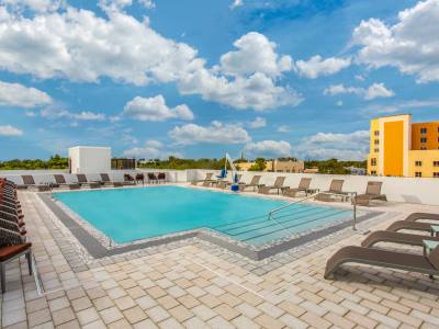 outdoor pool - hotel wyndham garden airport and cruise port - dania beach, united states of america