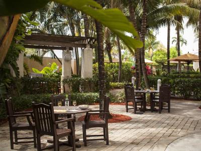 gardens - hotel courtyard f lauderdale aprt cruise port - dania beach, united states of america
