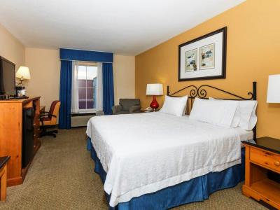 bedroom 2 - hotel hampton inn and suites amelia island - fernandina beach, united states of america