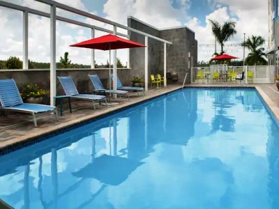 outdoor pool - hotel home2 suite by hilton fort myers airport - fort myers, united states of america
