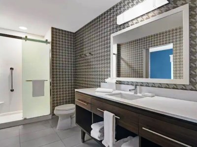 bathroom - hotel home2 suites fort myers colonial blvd - fort myers, united states of america