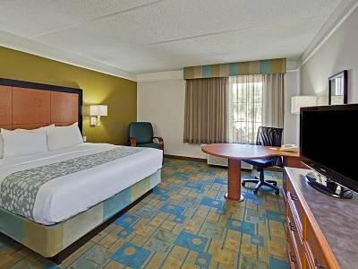 bedroom 1 - hotel la quinta inn fort lauderdale airport - hollywood beach, united states of america