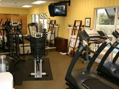 gym - hotel hampton inn and suites deerwood park - jacksonville, florida, united states of america