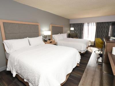 bedroom 1 - hotel hampton inn jax east regency square - jacksonville, florida, united states of america